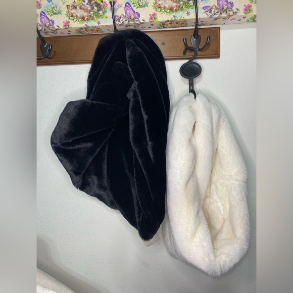 NWT two tube scarf - Picture 2 of 10